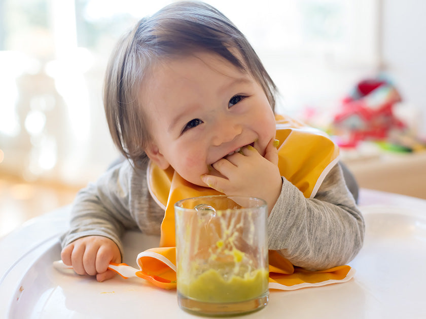 Bébé mange de tout… Mais seulement chez les autres !